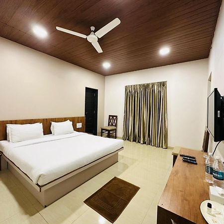 Hotel Grand Indu, 3 Star Kolhapur Luaran gambar
