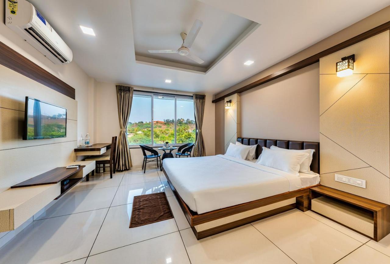 Hotel Grand Indu, 3 Star Kolhapur Luaran gambar