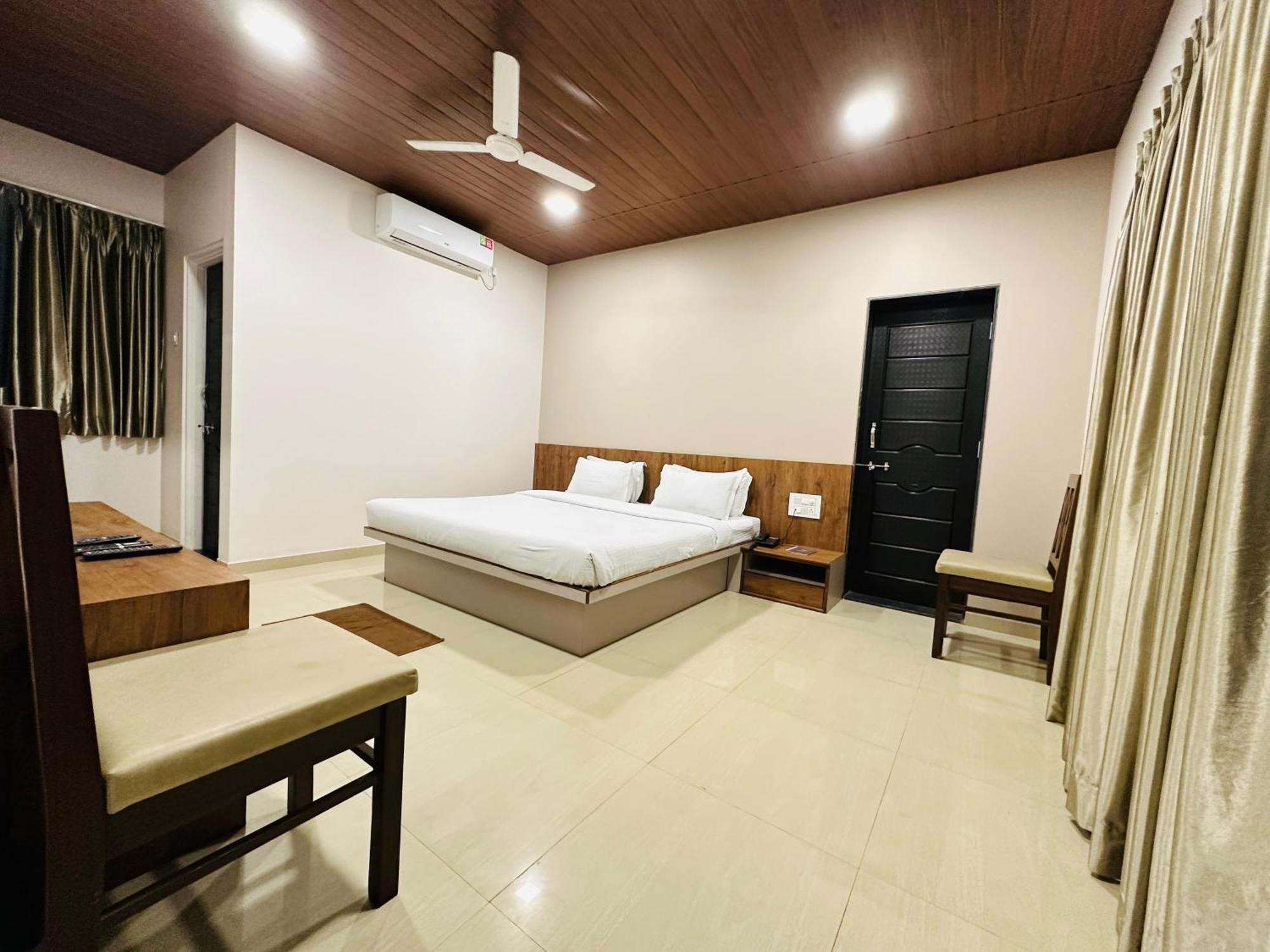 Hotel Grand Indu, 3 Star Kolhapur Luaran gambar
